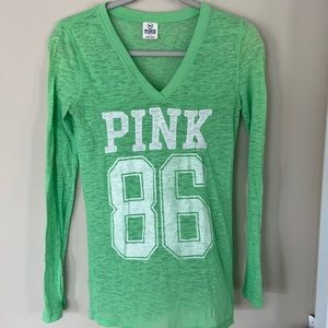vs pink t shirt